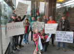 Протест на българи, живеещи в Торонто, за студентските окупации в България. Снимка: Магда Илиева