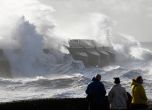 Ураганът в Северна Европа взе 13 жертви