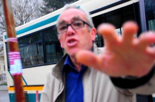 Автобуси от Перник и Трън тръгват срещу "Ранобудните студенти" (видео)