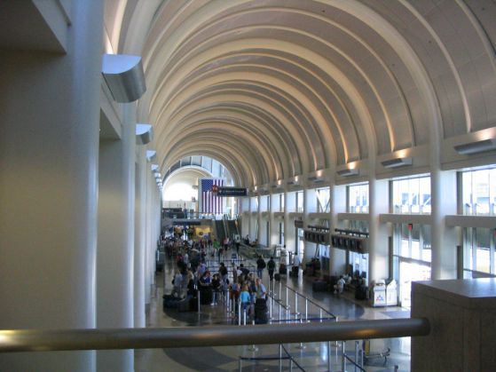Стрелба на международното летище в Лос Анджелис, един човек загина
