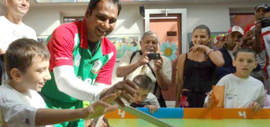 Турнир по крикет за деца с увреждания събра 100 малки спортисти