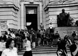 1990 – Студентската стачка в Софийски университет. Снимка:  Георги Георгиев – Джони