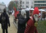 Студенти от НАТФИЗ пред парламента, Снимка: btvnews.bg