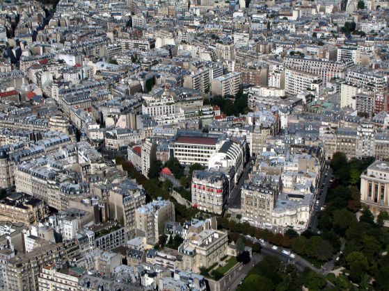 Напрежение в Париж: стрелби в "Сосиете женерал" и "Либерасион"