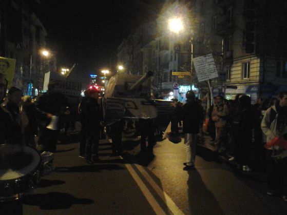 Протестът обиколи централите на БСП и ДПС 