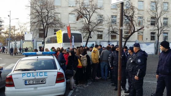 Студенти блокираха ул. "Московска"