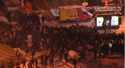 „Беркут“ се готви за атака на площад „Независимост“ (на живо от Киев)