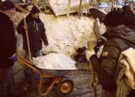 Евромайдан издигна 5-метрови бариери от лед и метал (снимки)