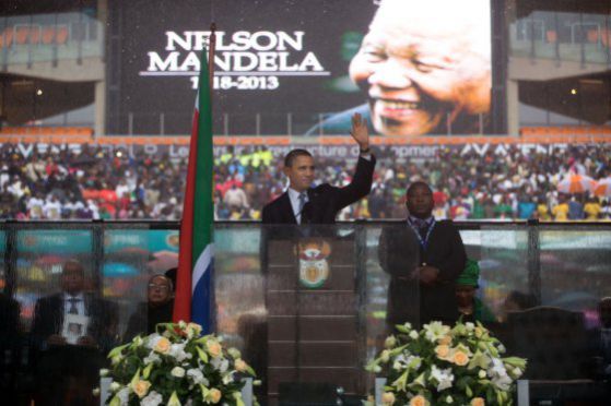 Американският президент Барак Обама говори на възпоминателната церемония за Нелсън Мандела, 10 декември 2013 г.