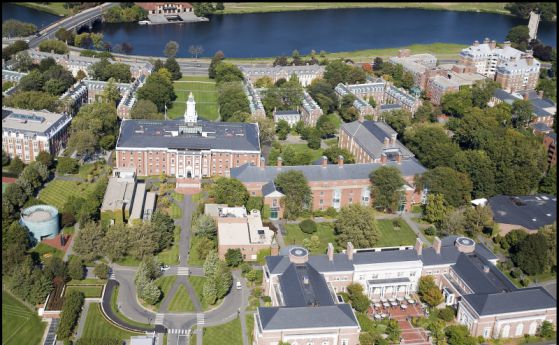 Кампусът на  Харвардския университет