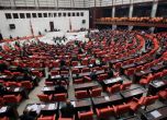 Пореден депутат от управляващата партия в Турция подаде оставка 