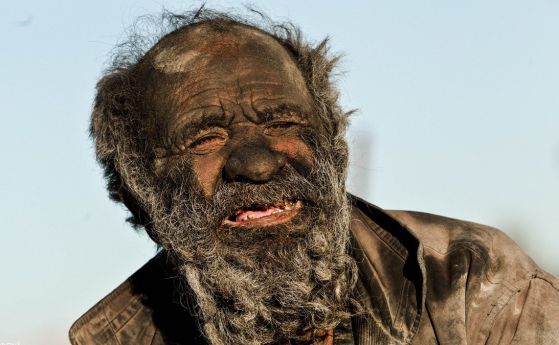Мъж не се е къпал от 60 години (снимки)