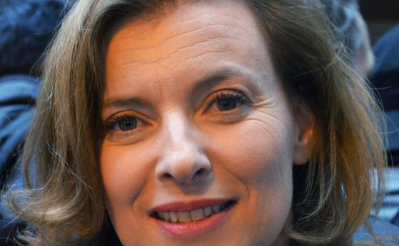 Френската първа дама е в болница след вестта за изневярата на Оланд