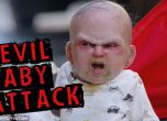 Дяволско бебе ужаси десетки в Ню Йорк (видео)