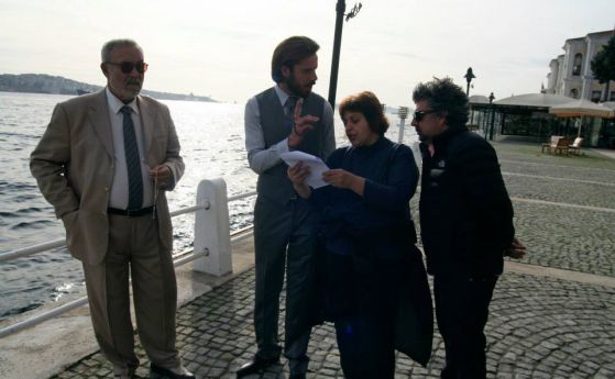Сцена от първия епизод на сериала, снимана в Истанбул.