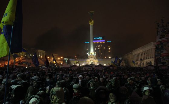 Украйна: 24 часа за Янукович или смърт в челото (на живо + снимки)