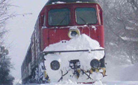 Спрени са влаковете по линия Бургас-Карнобат.