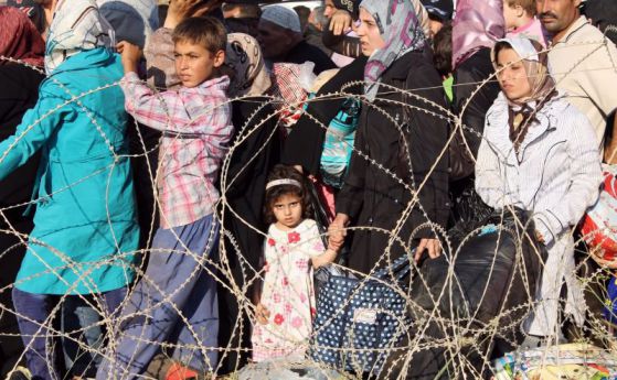 Турция задържа петима сирийски бежанци при опит да влязат в България