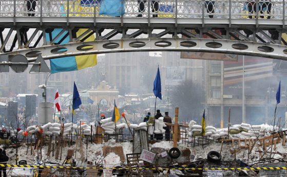 Демонтират барикадите в Киев