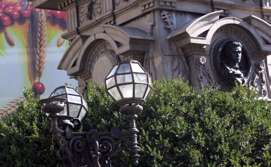 Паметникът на Васил Левски в София вече е възстановен