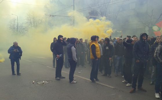 Осъдиха за хулиганство осем от футболните фенове, протестирали в Пловдив