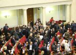  Бой в украинския парламент (видео)