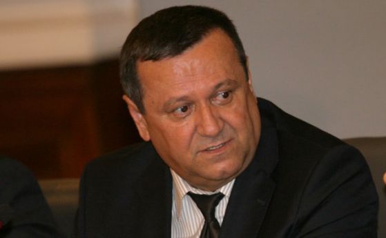 Социалният министър Хасан Адемов.