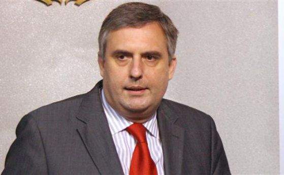 Калфин призова за независима позиция по конфликта в Украйна