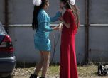 Ромски девойки на пазар за булки