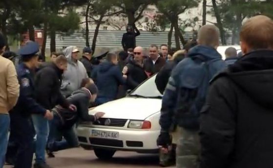 Враждуващи групи влязоха в сблъсъци в Севастопол
