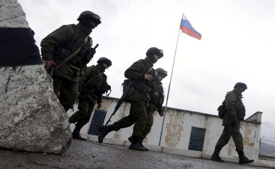Полетите от и за Крим - отменени, тези от Москва са изключение