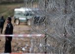 Оградата на турската граница остава и догодина