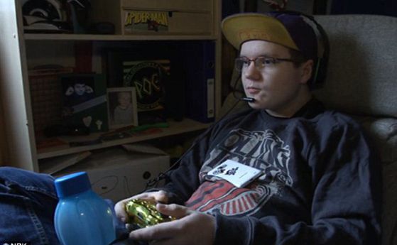 14-годишен изпадна в кома след 4 литра енергийни напитки и 16 часа пред компютъра