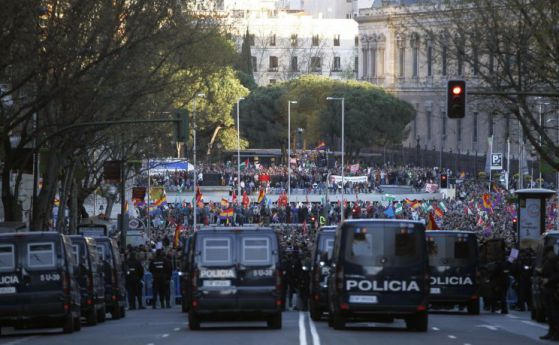85 ранени след сблъсъци между протестиращи и полиция в Мадрид