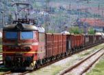Товарен влак дерайлира между Пловдив и София 