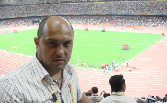 Нападнаха спортния журналист Владимир Зарков