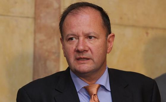 Ликът на Михаил Миков върху пощенска марка