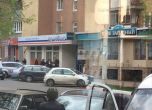 Въоръжен мъж взе 4-ма заложници в руска банка (обновена)