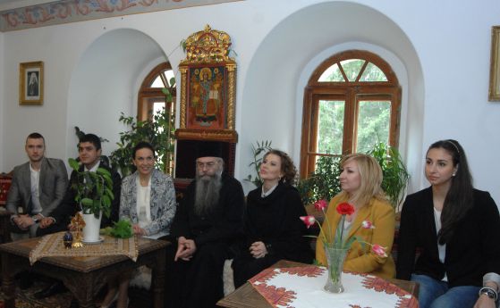 Игуменът на Рилския манастир благослови листата на КОД за евровота (снимки)