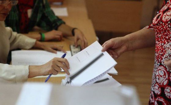 Над 2500 души във Варненско извън избирателните списъци