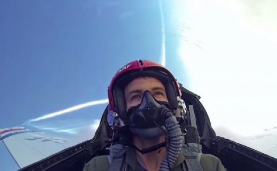 Да летиш с изтребителя F-16 за първи път (видео) 