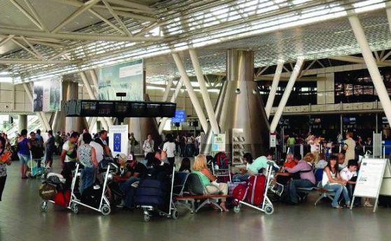Рекорден брой пътници на Летище София през април