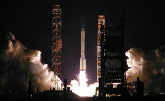 Руска ракета-носител падна в Тихия океан 