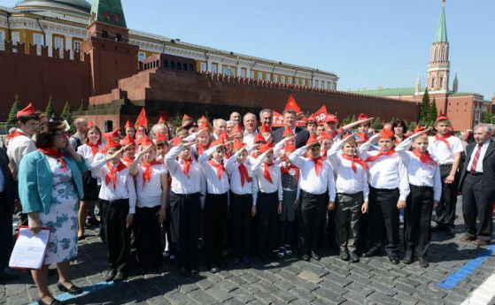 3000 пионери се заклеха на Червения площад (видео)