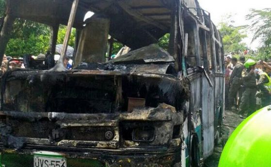 31 деца загинаха при пожар в автобус