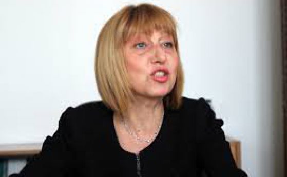 Клисарова: Матурите няма да бъдат провалени