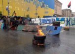 "Moлотов" на Майдана заради разчистване на палатките