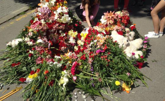 Затрупаха с цветя мястото, където джип прегази 4-годишния Паоло