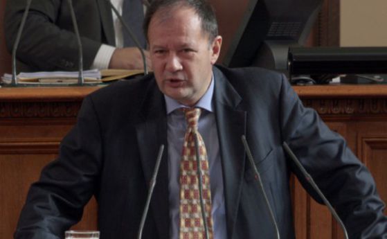 Депутатите се скараха за референдума, Миков изгони Красимир Велчев