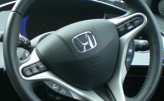 "Хонда" изтегля над 2 млн. автомобила от пазара